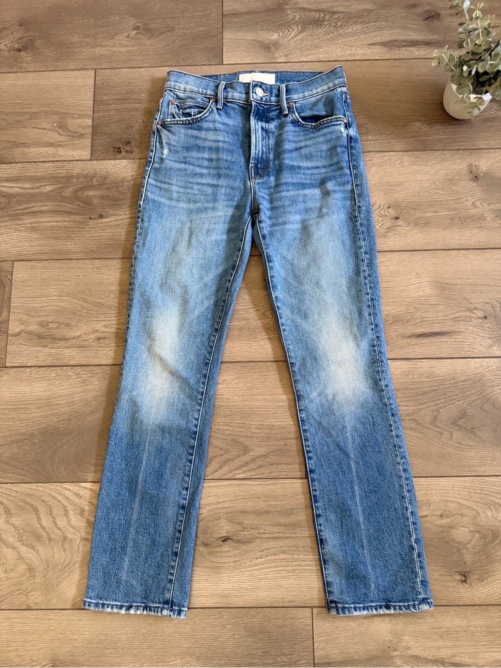 MOTHER Superior Denim The Rascal Ankle Size 27